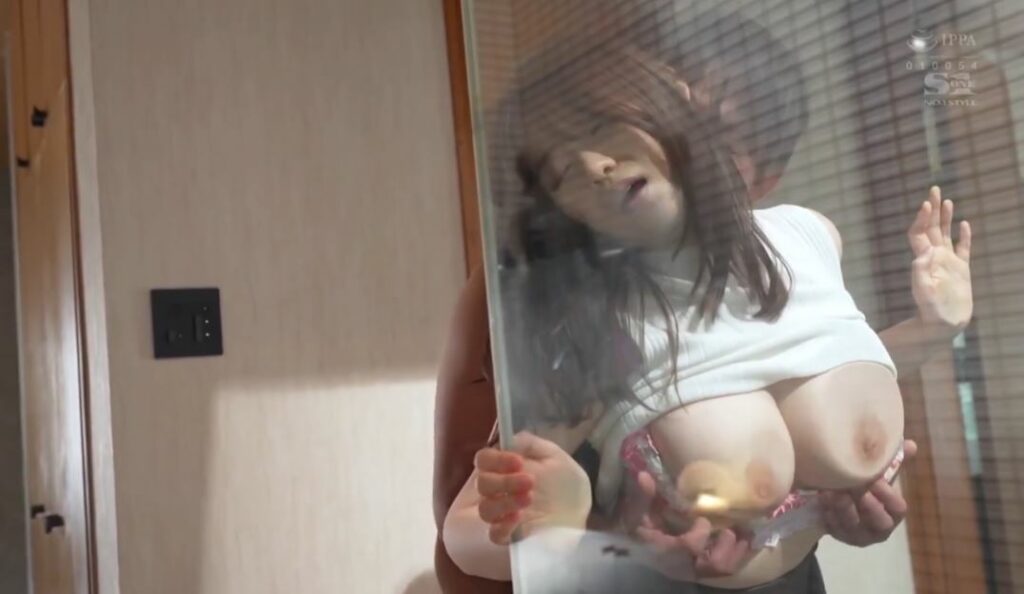 nu-idol-xinh-dep-va-cau-thanh-nien-dien-trai-may-man