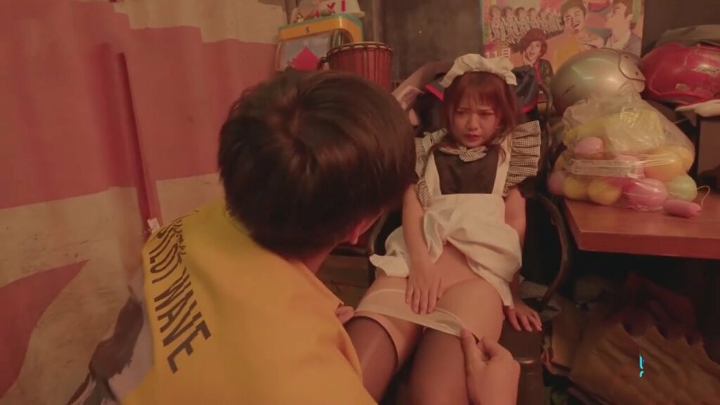 tong-tinh-em-dong-nghiep-khi-phat-hien-em-lam-gai-goi-luc-nua-dem